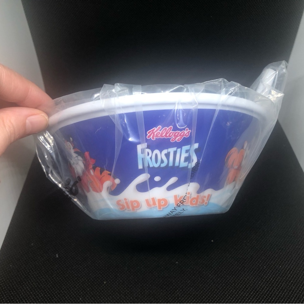 Kellogg’s Frosties Sip Up Kids Cereal Plastic Bowl